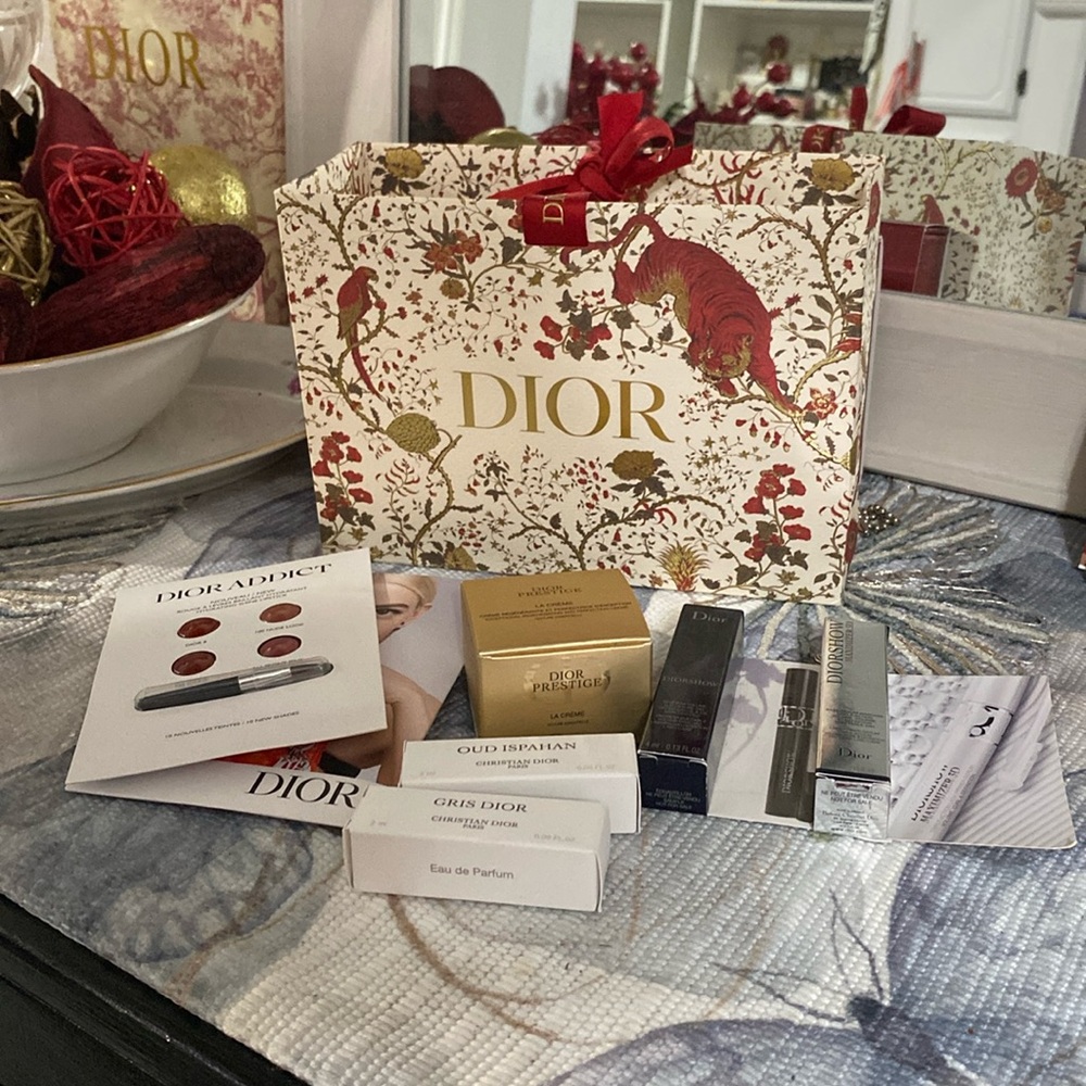 Dior Lunar New Year Tiger 2023 Gift Bag Beauty Bundle - Picture 1 of 7